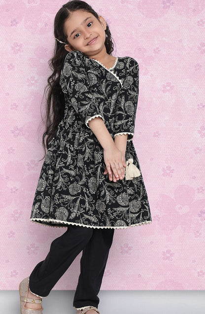 Girls Black Ethnic Motifs Printed Angrakha Gotta Patti Kurta With Trousers