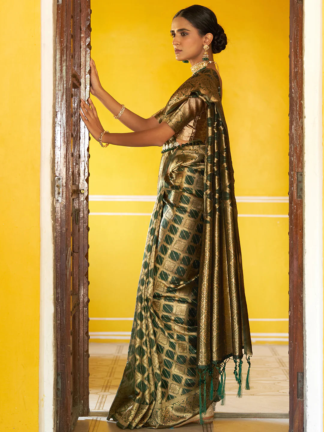 Dark Green Organza Woven Ethnic Motifs Saree With Unstitched Blouse Piece