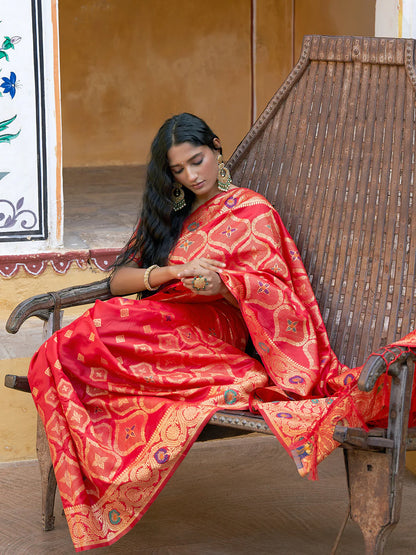 Red Banarasi Silk Ethnic Motifs Saree With Unstitched Blouse Piece