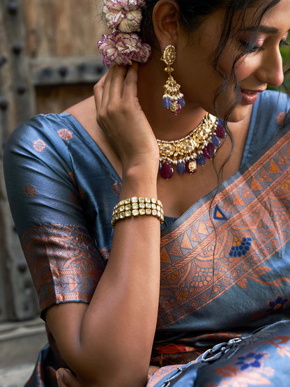 Grey Banarasi Silk Woven Dual Tone Floral Design Saree With Unstitched Blouse Piece